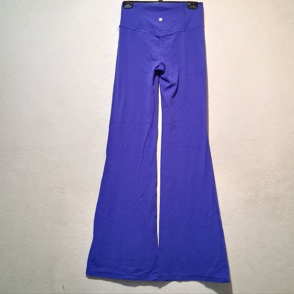 Athleta Elation Flare Pant's Purple SzM Women Yoga Fitness Running - Picture 4 of 15